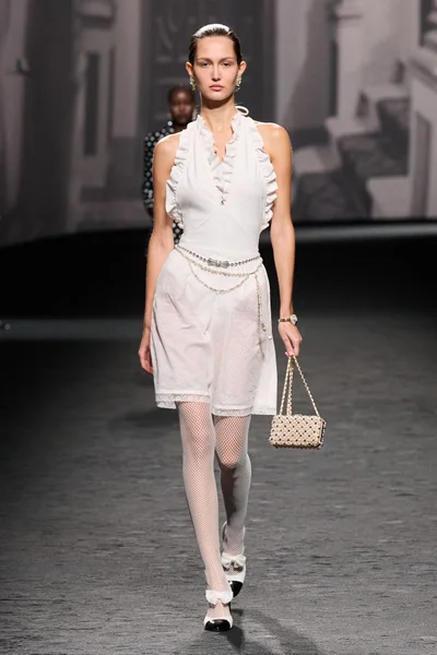 Look 8